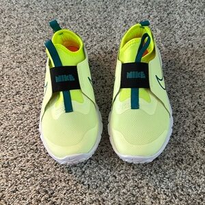 Nike flex runner- youth